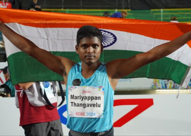 पिता ने छोड़ा बेसहारा, मां ने ईंट ढोकर पेट पाला, बस ने कुचला पैर