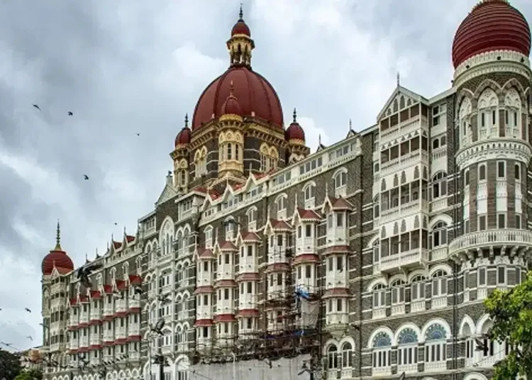 मुंबई में आतंकी हमले का खतरा, पुलिस ने अलर्ट किया जारी, इन चीजों पर लगाई रोक