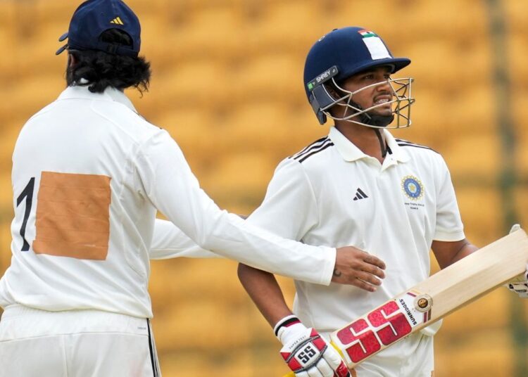 सचिन का रिकॉर्ड तोड़ते ही 0 पर आउट हुए मुशीर खान, मुसीबत में फंस गई टीम