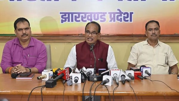 शिवराज ने हेमंत सरकार पर साधा निशाना, बोले 1 शिवराज ने हेमंत सरकार पर साधा निशाना, बोले