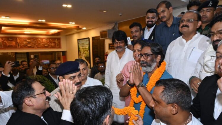 5 लाख का बीमा, 5000 रुपये का स्टाइपेंड और 14000 पेंशन; झारखंड सरकार का वकीलों के लिए बड़ा ऐलान