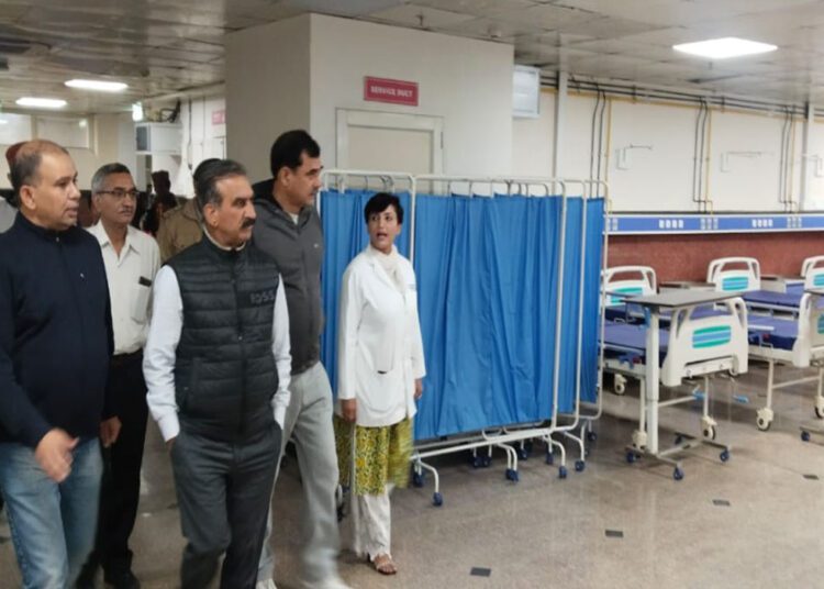 मॉर्निंग वॉक करते-करते IGMC का निरीक्षण करने पहुंच गए CM Sukhu