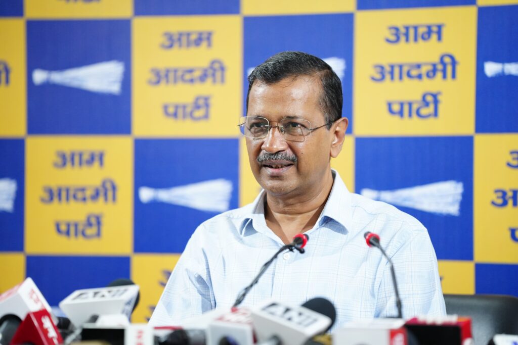 NEET Student Suicide Goa: 17 साल के छात्र की आत्महत्या, केजरीवाल ने परिवार से की मुलाकात 15 Arvind Kejriwal