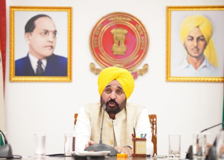 मुख्यमंत्री ने धान की निर्बाध खरीद सुनिश्चित करने के लिए डिप्टी कमिश्नरों को मंडियों का नियमित दौरा करने का निर्देश दिया 1 CM Bhagwant Mann