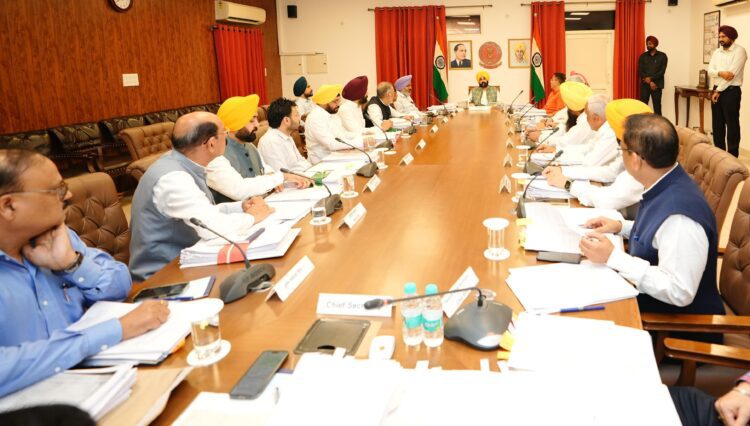 मुख्यमंत्री के नेतृत्व में कैबिनेट ने खरीफ सीजन 2024-25 के लिए कस्टम मिलिंग नीति को दी मंजूरी 1 CM MAnn