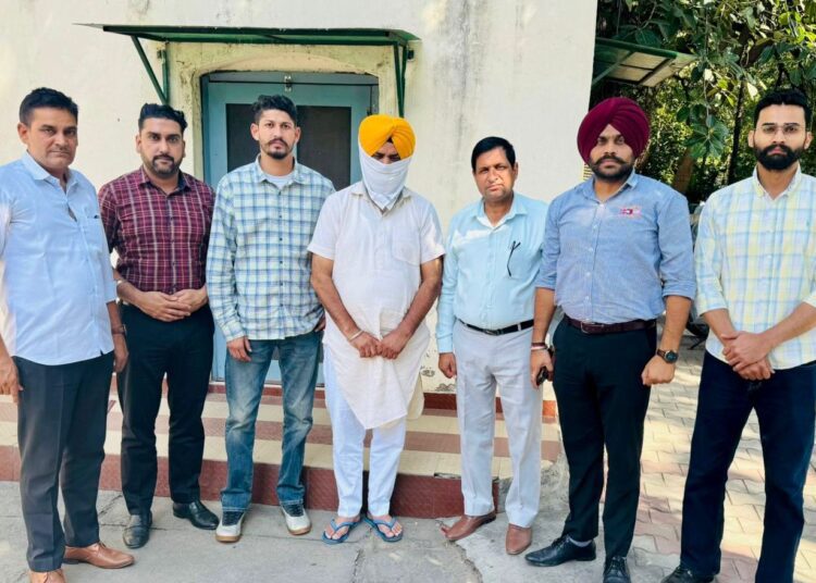 रिश्वत लेते हुए प्राइवेट व्यक्ति विजिलेंस ब्यूरो द्वारा रंगे हाथों काबू 1 Crime