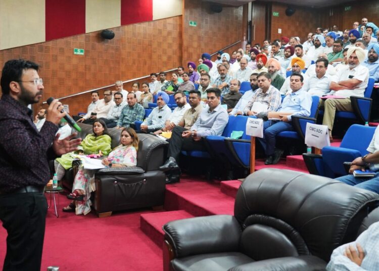 प्रगति अधीन समूह विकास कार्य निर्धारित समय में पूरे किए जाएं: डॉ. रवजोत सिंह 1 Dr. Ravjot