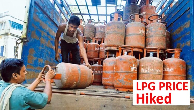 महीने की शुरुआत में महंगाई का झटका