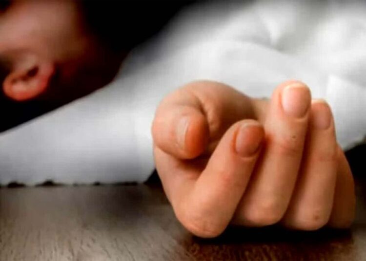 दर्दनाक हादसा : अचानक स्कूटर से गिरी 7 वर्षीय बच्ची, मिनी ट्रक ने कुचला, मौके पर हुई मौत 1 दर्दनाक हादसा : अचानक स्कूटर से गिरी 7 वर्षीय बच्ची, मिनी ट्रक ने कुचला, मौके पर हुई मौत