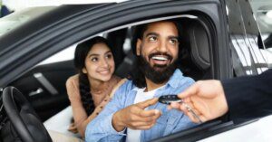 सेकेंड हैंड कार खरीदने का कर रहे हैं प्लान, चेक करें ये तीन चीजें