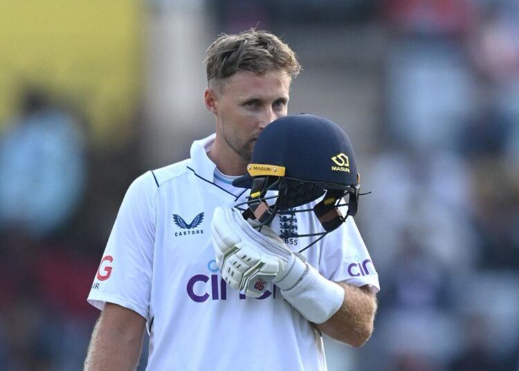 जो रूट ने पाकिस्तान के खिलाफ जड़ा दोहरा शतक, टेस्ट में की सचिन के रिकॉर्ड की बराबरी