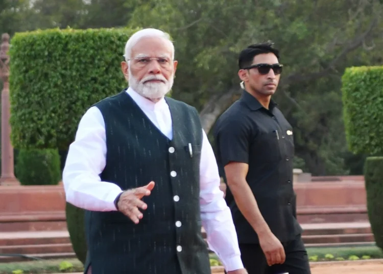 इजरायल-ईरान तनाव के बीच पीएम मोदी ने की अहम बैठक, अमित शाह भी रहे मौजूद