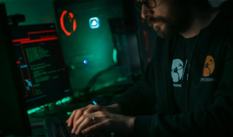 ऑनलाइन उत्पीड़न के बाद महिला ने की आत्महत्या की कोशिश