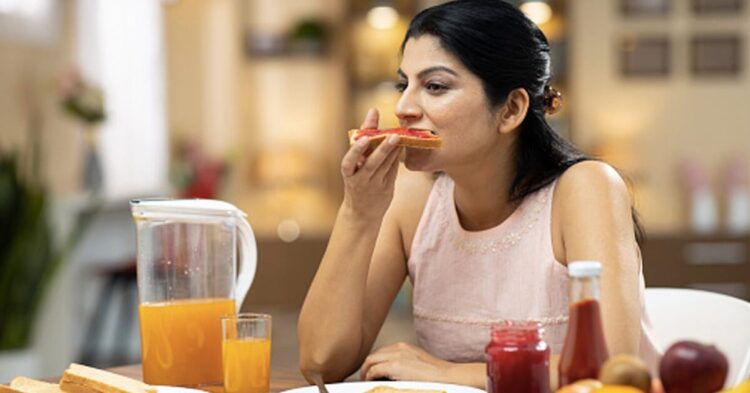 अपने Breakfast से इन चीजों को करें गुड बाय, सेहत को हो सकता है नुकसान