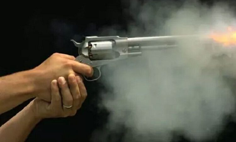 फरीदाबाद में मतदान केंद्र के बाहर BJP कार्यकर्ता को मारी गोली, अस्पताल में भर्ती 1 फरीदाबाद में मतदान केंद्र के बाहर BJP कार्यकर्ता को मारी गोली, अस्पताल में भर्ती