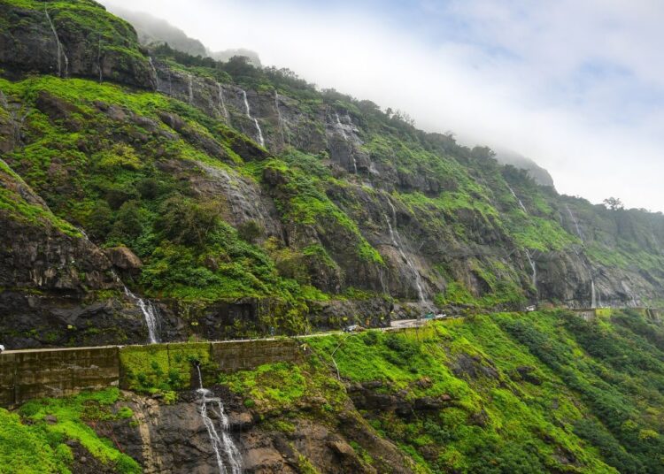 मुंबई के पास हैं ये खूबसूरत हिल स्टेशन, ट्रैवलिंग लर्वस के लिए हैं परफेक्ट