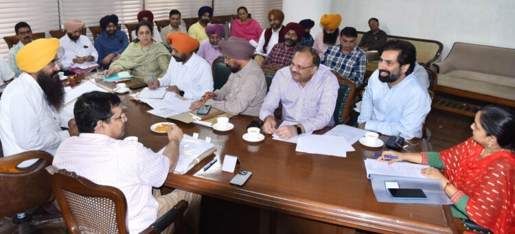 पंजाब में 25 नवंबर से शुरू होगी गन्ने की पीड़ाई 1 Gurmeet