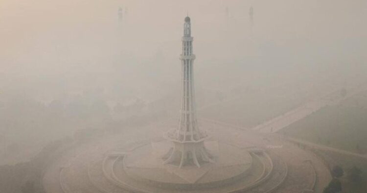 भारत नहीं इस देश में है दुनिया का सबसे प्रदूषित शहर,  AQI 1900