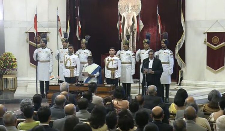 Justice Sanjiv Khanna बने भारत के 51वें Chief Justice, CM Atishi Marlena ने दी बधाई