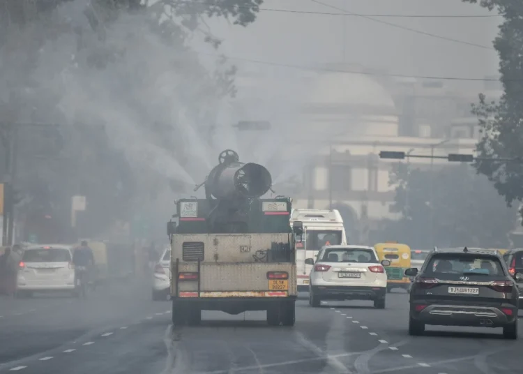 दिल्ली में वायु गुणवत्ता 13वें दिन भी ‘बेहद खराब’, दृश्यता घटकर 800 मीटर हुई