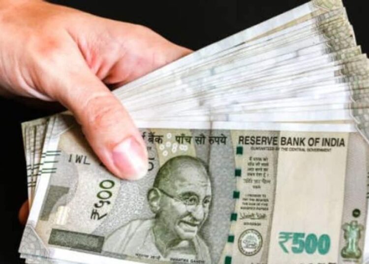 HDFC बैंक ने बढ़ाईं कर्ज की दरें, जानें आपकी EMI पर कितना होगा असर