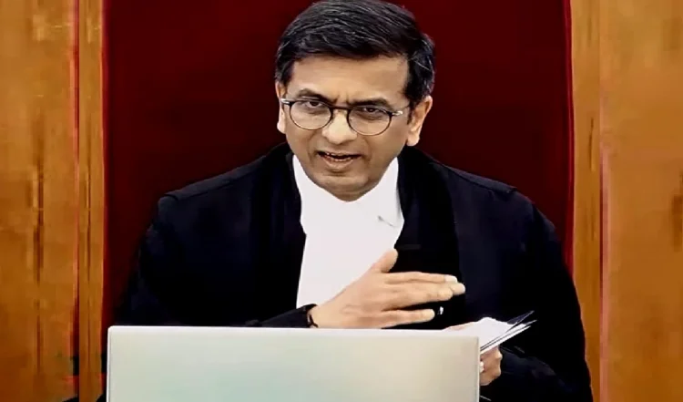 हाथ जोड़ते वक्त पूरी गर्दन भी झुका ली…कल से मैं न्याय नहीं दे पाऊंगा,