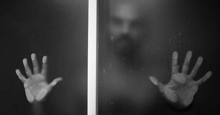 अंतिम संस्कार के लौट आया मरा हुआ शख्स, अब खौफ में परिजन ? 1 अंतिम संस्कार के लौट आया मरा हुआ शख्स, अब खौफ में परिजन ?