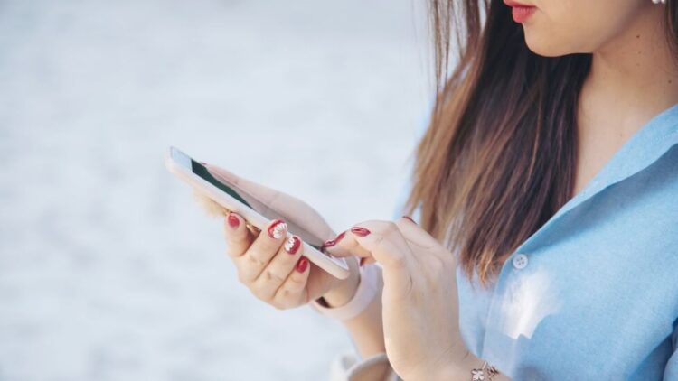 स्क्रीन रिकॉर्डिंग के साथ वॉयसओवर, iPhone की ये 3 ट्रिक नहीं जानते होंगे आप