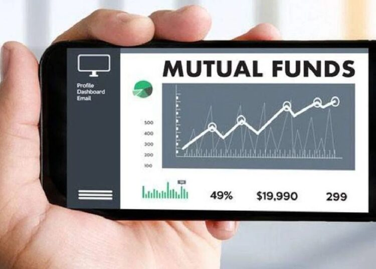म्यूचुअल फंड में रोज करें 167 रुपये की एसआईपी, बन जाएंगे 5 करोड़ के मालिक