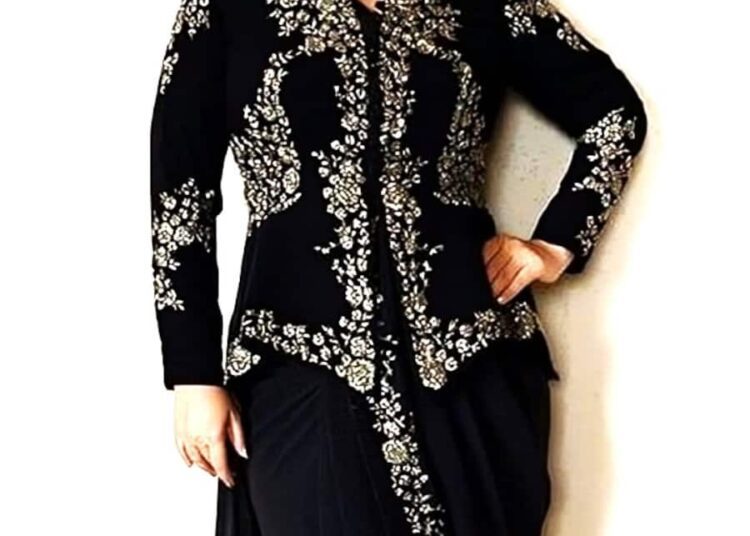 शॉल-स्वेटर की नहीं पड़ेगी जरूरत, ऑफिस में पहनें Designer Peplum Blouse