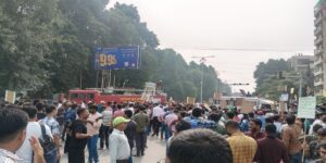 Prayagraj Protest: PCS परीक्षा शिड्यूल के खिलाफ प्रयागराज में छात्रों का प्रदर्शन; लाठीचार्ज, कई हिरासत में