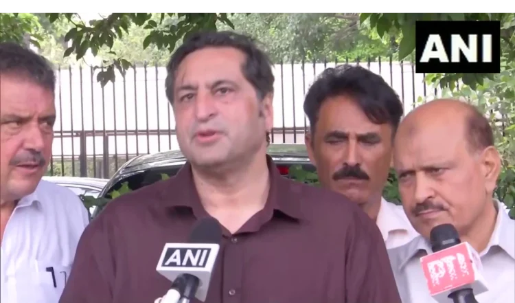 सज्जाद लोन ने अनुच्छेद 370 पर खरगे की टिप्पणी के बाद  नेकां  से स्पष्टीकरण मांगा