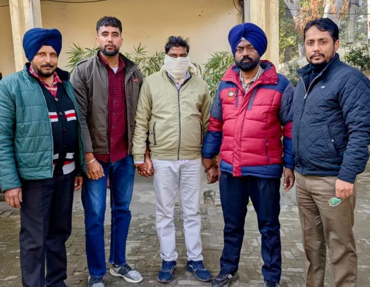 भ्रष्टाचार विरोधी हेल्पलाइन, Anti-Corruption Helpline, लुधियाना नगर निगम रिश्वत केस, Vigilance Bureau Punjab, रिश्वतखोरी के खिलाफ कार्रवाई, लुधियाना समाचार, पंजाब सरकार भ्रष्टाचार विरोधी अभियान, संजय कुमार रिश्वत मामला, Anti-Corruption Campaign in Punjab, नगर निगम रिश्वत केस, भ्रष्टाचार निवारण अधिनियम.