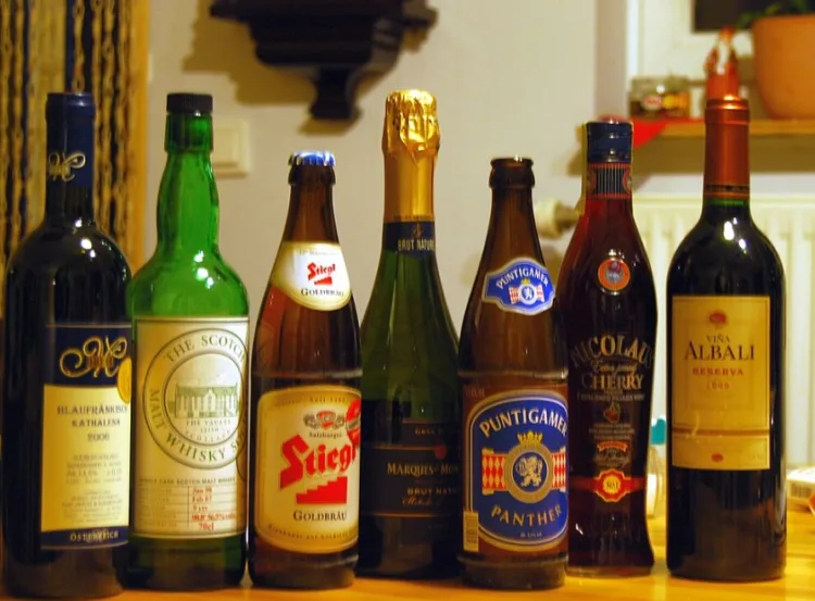 Dry Days in Delhi, Delhi Assembly Elections 2025, Liquor Shops Closed, Delhi Dry Day Dates, 5th February Election, 8th February Counting, Excise Rules Delhi, Liquor Ban Delhi, AAP vs BJP in Delhi, Delhi Liquor Shops बंद, Delhi Voter Guidelines.