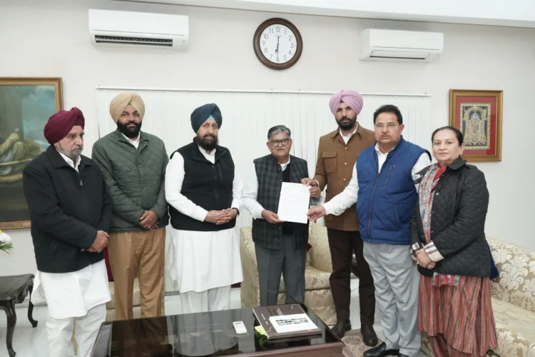 चंडीगढ़ में AAP-Congress गठबंधन पर तकरार! पंजाब कांग्रेस के नेता नाराज, बोले- "High Command से करेंगे बात" 1 Congress