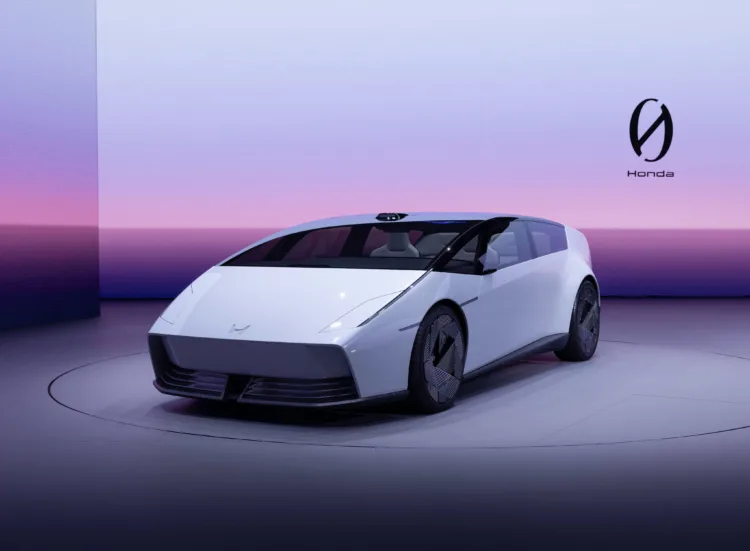 Honda ने CES 2025 में पेश किए 483 km रेंज वाले EV प्रोटोटाइप, देखें इनका फ्यूचरिस्टिक डिजाइन! 1 Honda 0 Saloon