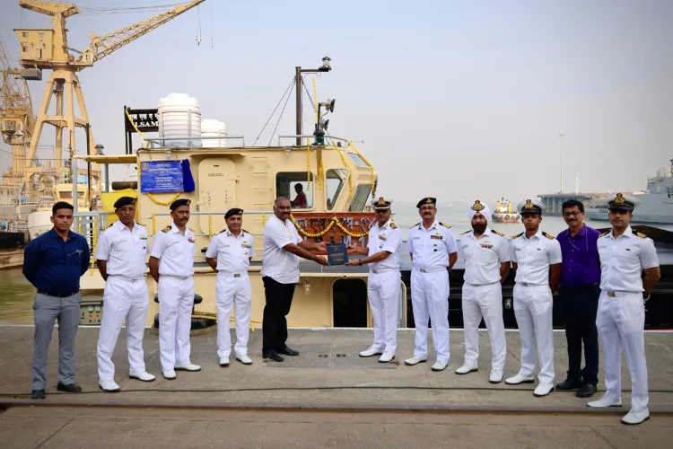 Indian Navy को मिला नया ‘Made in India’ Missile Barge LSam-14, Aatmanirbhar Bharat की ओर एक और कदम! 1 Induction ceremony of the seventh Missile Cum Ammunition Barge