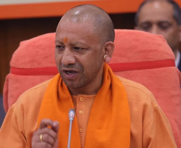 Mahakumbh Stampede : मृतकों के परिजनों को सीएम योगी ने मुआवजा देने का किया ऐलान