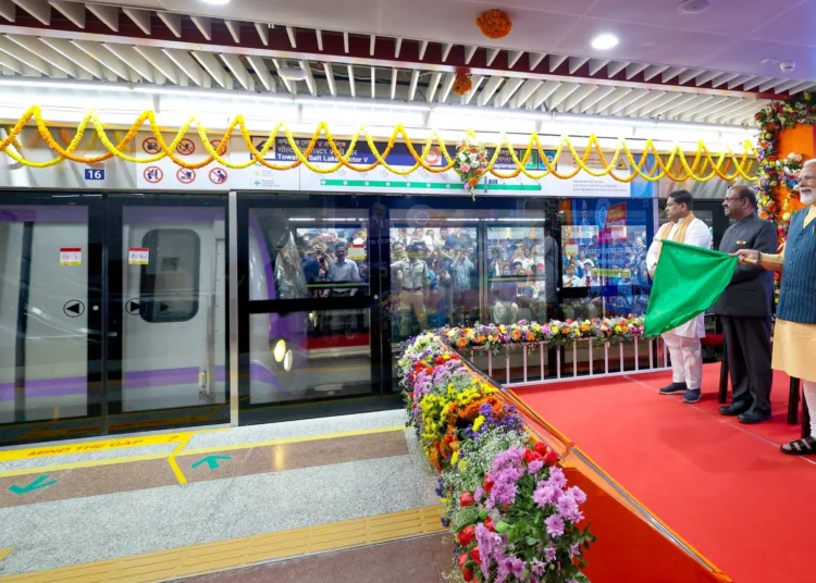 Metro Projects Gift to 6 Cities in 2025, Reviewed by PM Modi, Metro Projects 2025, मेट्रो परियोजनाएं 2025, PM Modi Review, पीएम मोदी समीक्षा, Delhi Metro Phase IV, दिल्ली मेट्रो चरण IV, Patna Metro, पटना मेट्रो, Bhopal Metro, भोपाल मेट्रो, Indore Metro, इंदौर मेट्रो, Agra Metro, आगरा मेट्रो, Kanpur Metro, कानपुर मेट्रो, Urban Transport India, भारत में शहरी परिवहन.