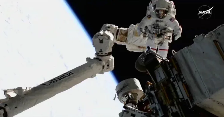 Indian-Origin Sunita Williams का कमाल! अंतरिक्ष में सबसे लंबी Spacewalk 1 Sunita Williams Record