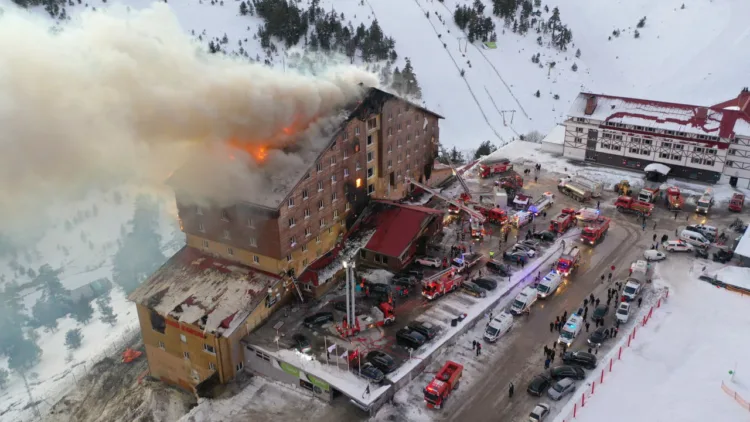 Turkiye Fire, Turkey ski resort fire, Kartalkaya hotel fire, Bolu province news, Turkey tourism fire incident, Istanbul ski resort fire, international news Turkey, hotel fire tragedy, तुर्किये होटल आग, कार्तलकाया स्की रिसॉर्ट हादसा, international fire accident।