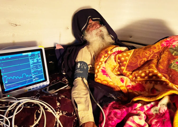 Jagjeet Singh Dallewal marnvrat, Kisan Leader Fast unto death, Khanouri Border protest, Priya Ranjan agriculture ministry, 14th February meeting, Punjab police ADGP, Medical treatment for Dallewal, Kisan Morcha demands, Kisan leader health condition, Chandigarh meeting February 14, Fast protest at Khanouri border.