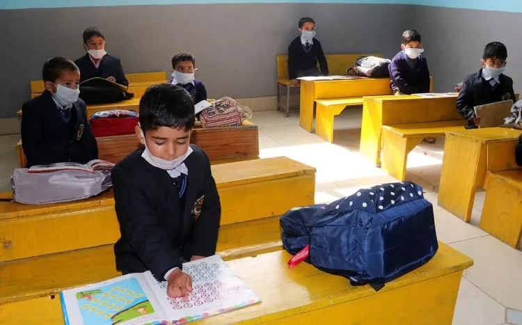 Parents को लगा तगड़ा झटका! प्राइवेट स्कूलों की फीस बढ़ोतरी पर सरकार का बड़ा फैसला 1 private school fee