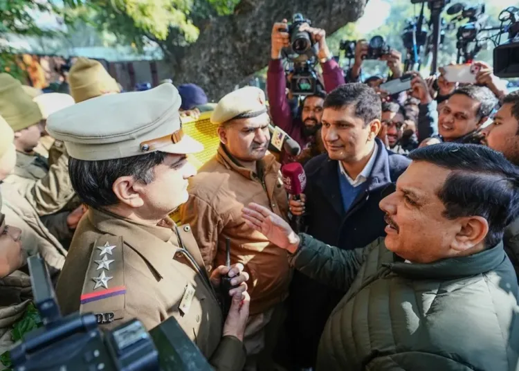 sheesh mahal row aap saurabh bharadwaj sanjay singh