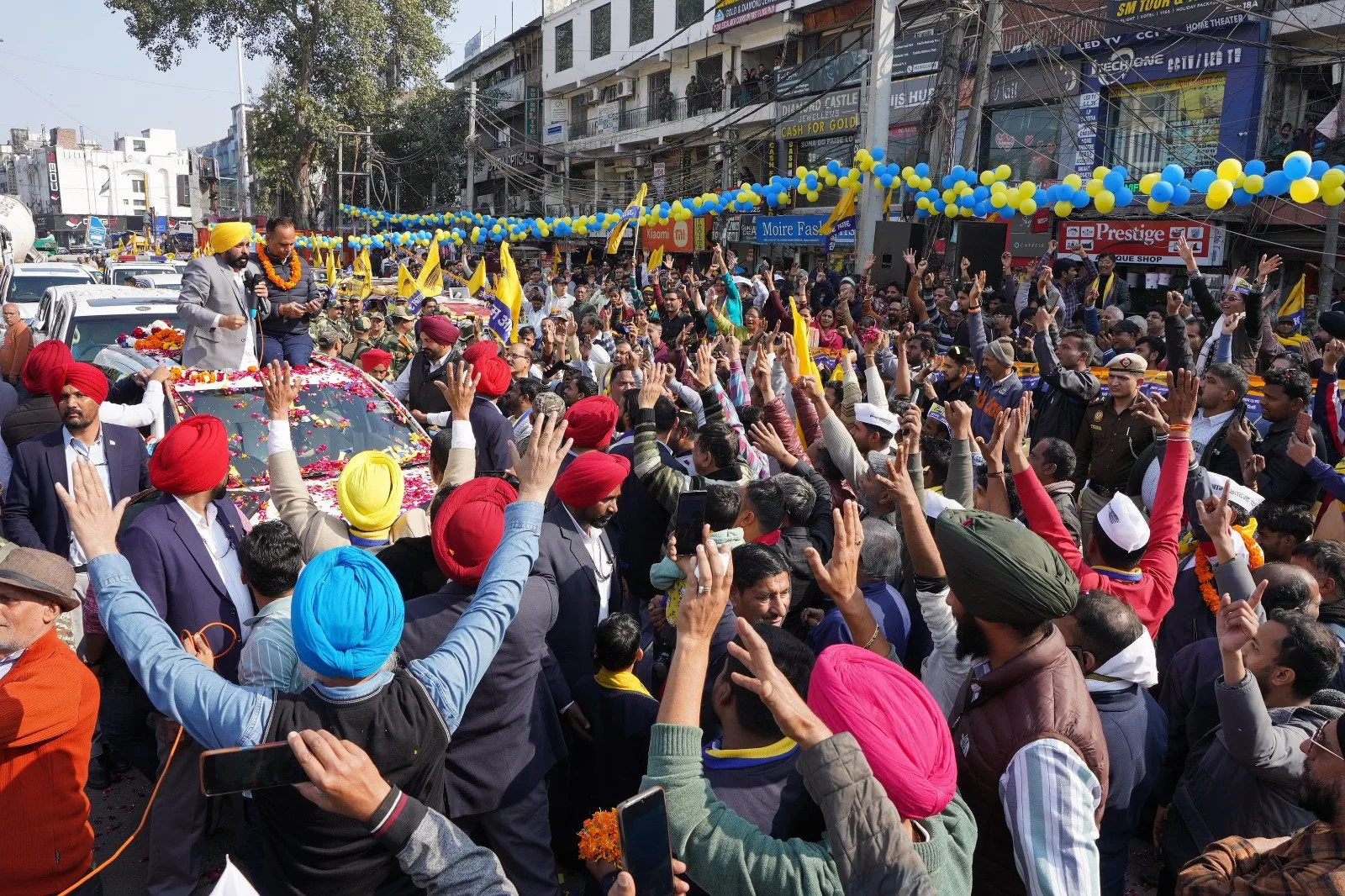 Bhagwant Mann ने लोगों से केजरीवाल को जीताने की अपील की, कहा - राजनीति के बजाय प्रगति को चुनें 5 04 2