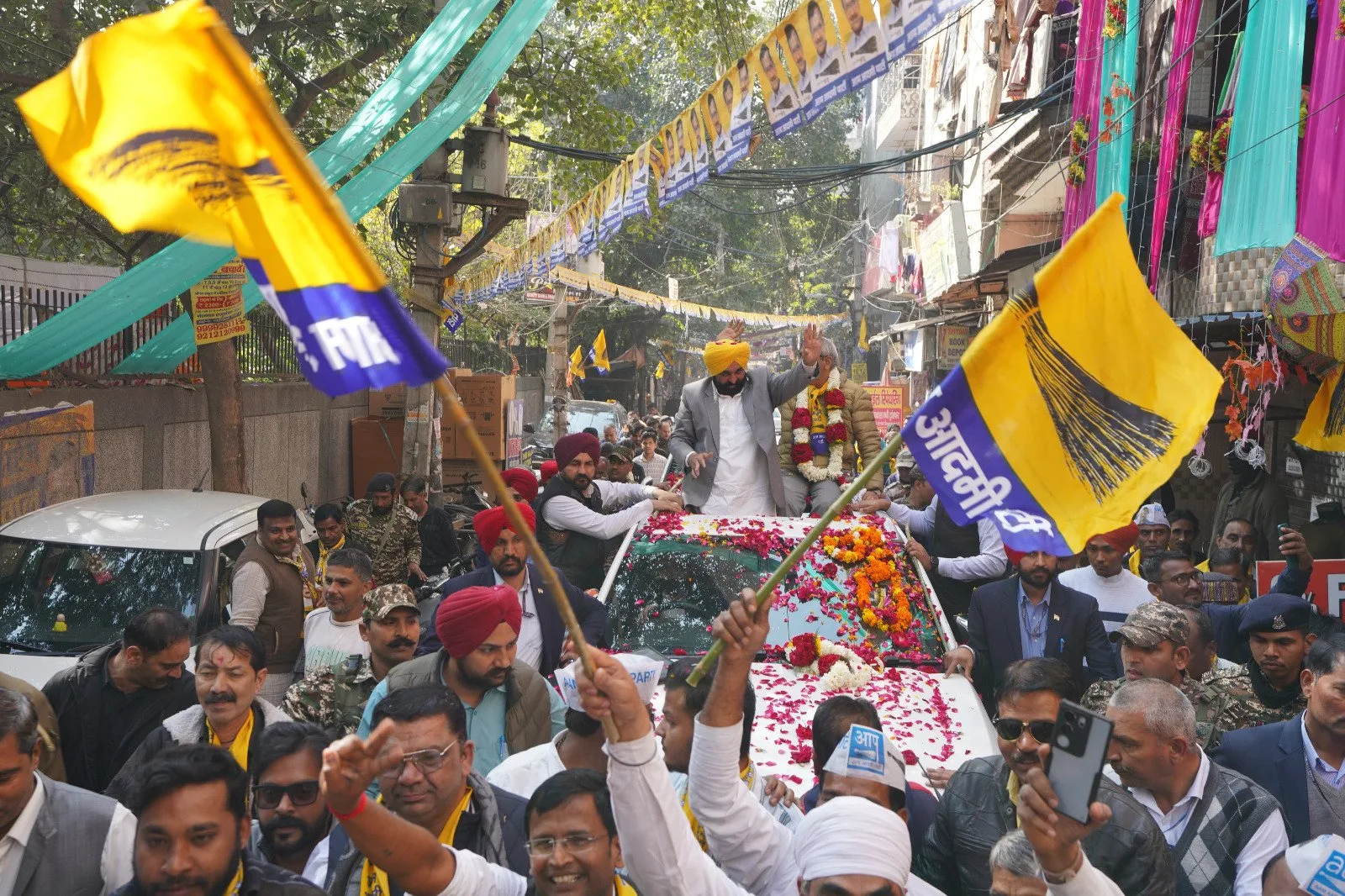 Bhagwant Mann ने लोगों से केजरीवाल को जीताने की अपील की, कहा - राजनीति के बजाय प्रगति को चुनें 7 08 1