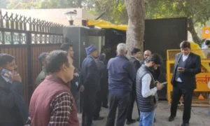 Arvind Kejriwal के घर ACB