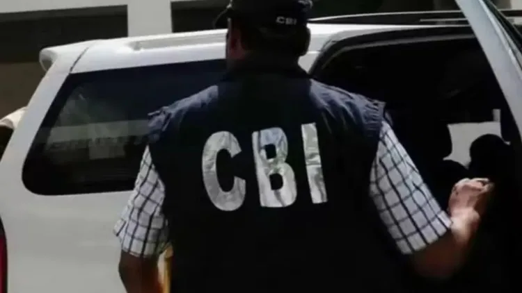 Delhi Government बदली और CBI का बड़ा ऐक्शन – 6 Officers Arrested! 1 CBI
