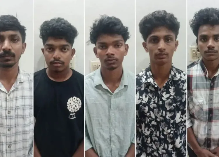 केरल मेडिकल कॉलेज में रै*गिंग का खौफ! प्राइवेट पा*र्ट में लटकाए.... 1 Dumbbells Hung From Private Parts