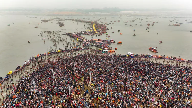 Mahakumbh maha record made number of people taking bath in Sangam city crosses 50 crores